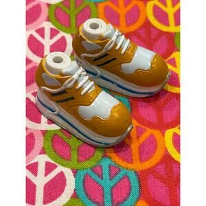 Bratz Footwear Sasha Yellow & Blue Lace Sneakers